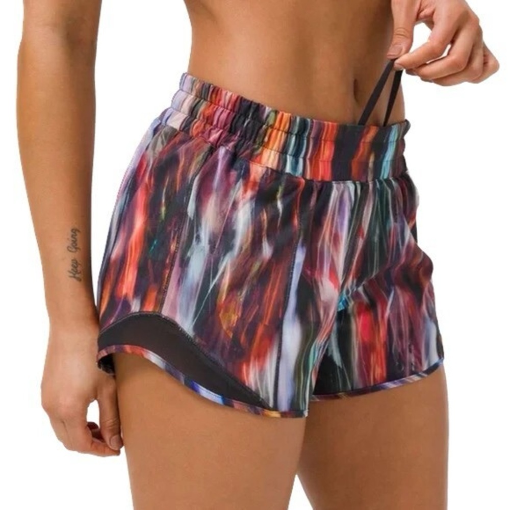 Lulu hotty hot size 4, 2.5 in